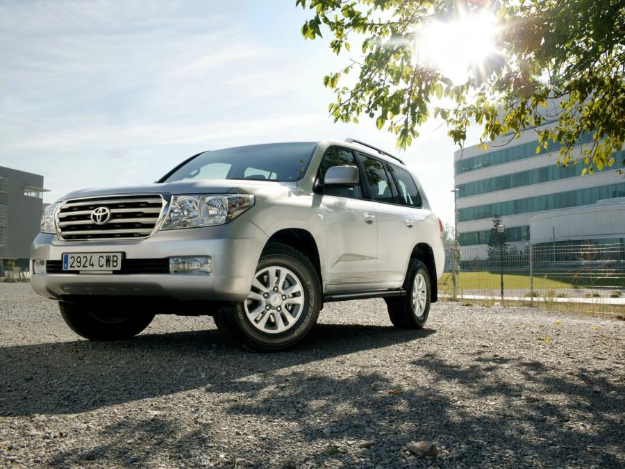  Toyota Land Cruiser 200 2007 года  (фото 6 из 196)